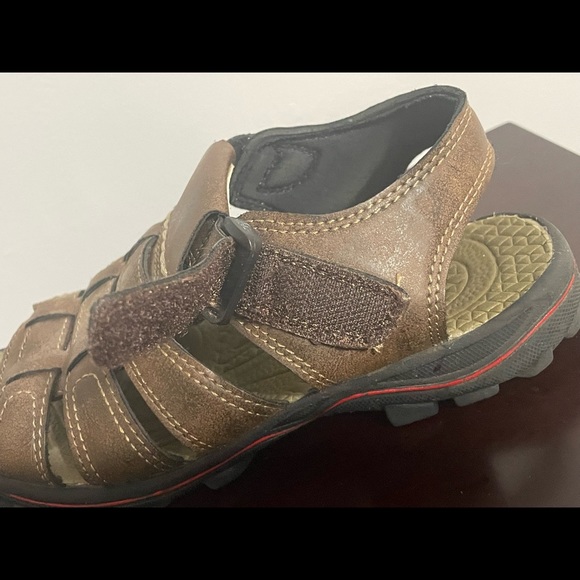 Boys Beaver Creek Sandals - Size 1 - Picture 8 of 11